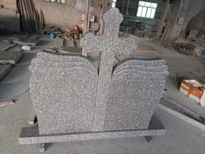 Bia mộ hình ba cánh bằng đá granite G664